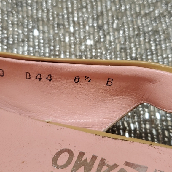 SOLD!! FERRAGAMO Kitten Heel Sling - Size 8 1/2 - Picture 7 of 9